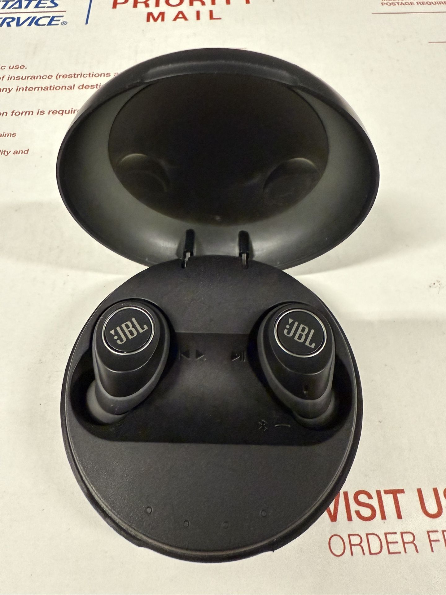 Like New JBL Wireless In-Ear Headphones - Black