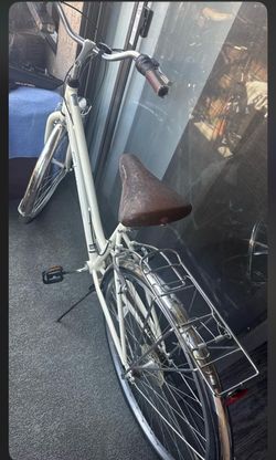 S Schwinn 7-Speeds 700c Wheels Admiral Hybrid Bike - White