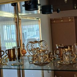 Decorative & Collectible Items 