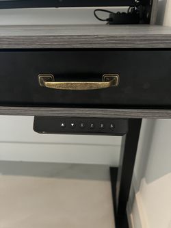 Beautiful Elegant And Modern Desk Multilevel 