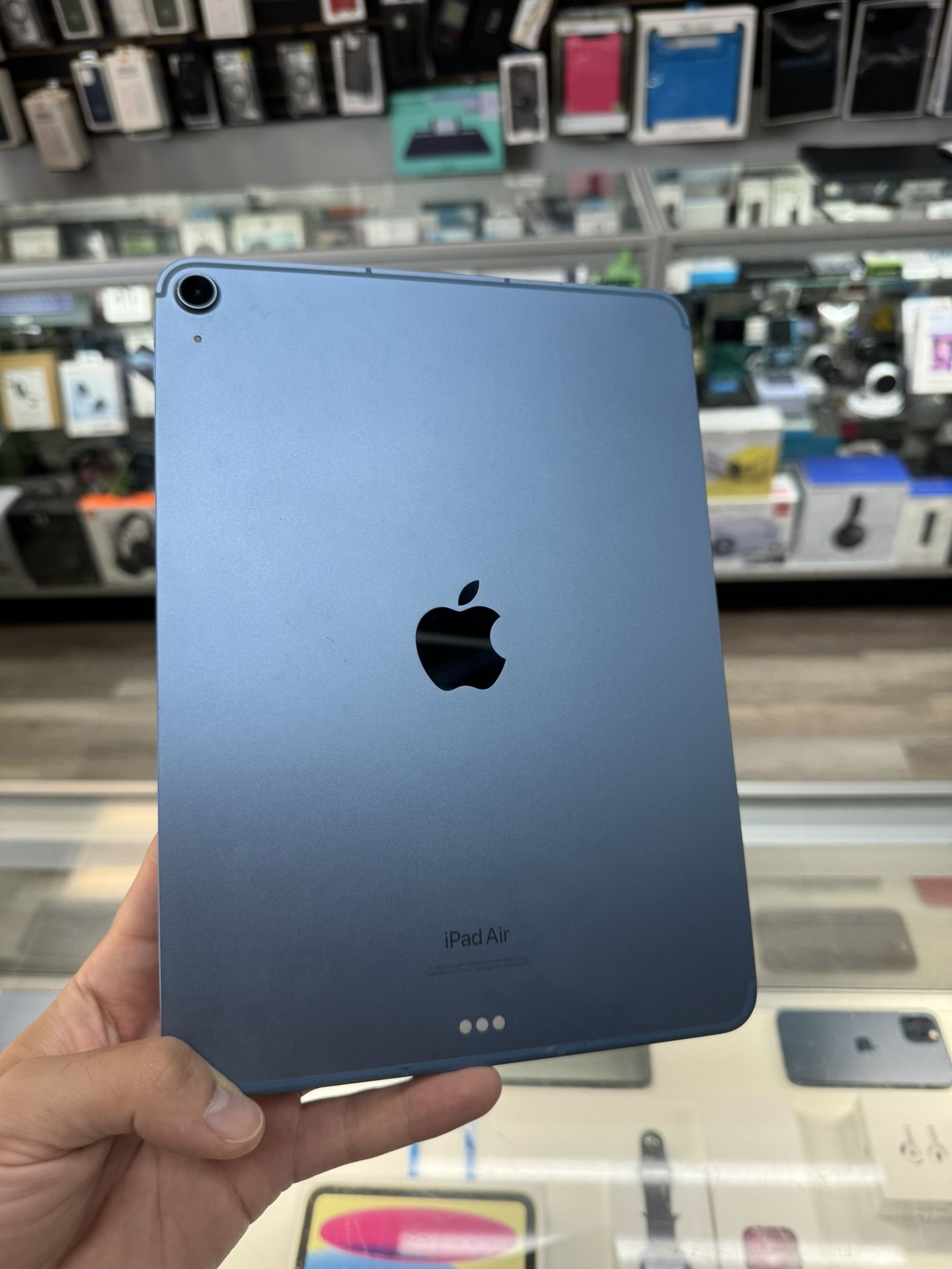 Apple iPad Air 2022 M1 5th Gen 64GB Cellular Unlocked