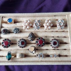 LOT'S SILVER PLATED RINGS 💍( $7 EACH!! )