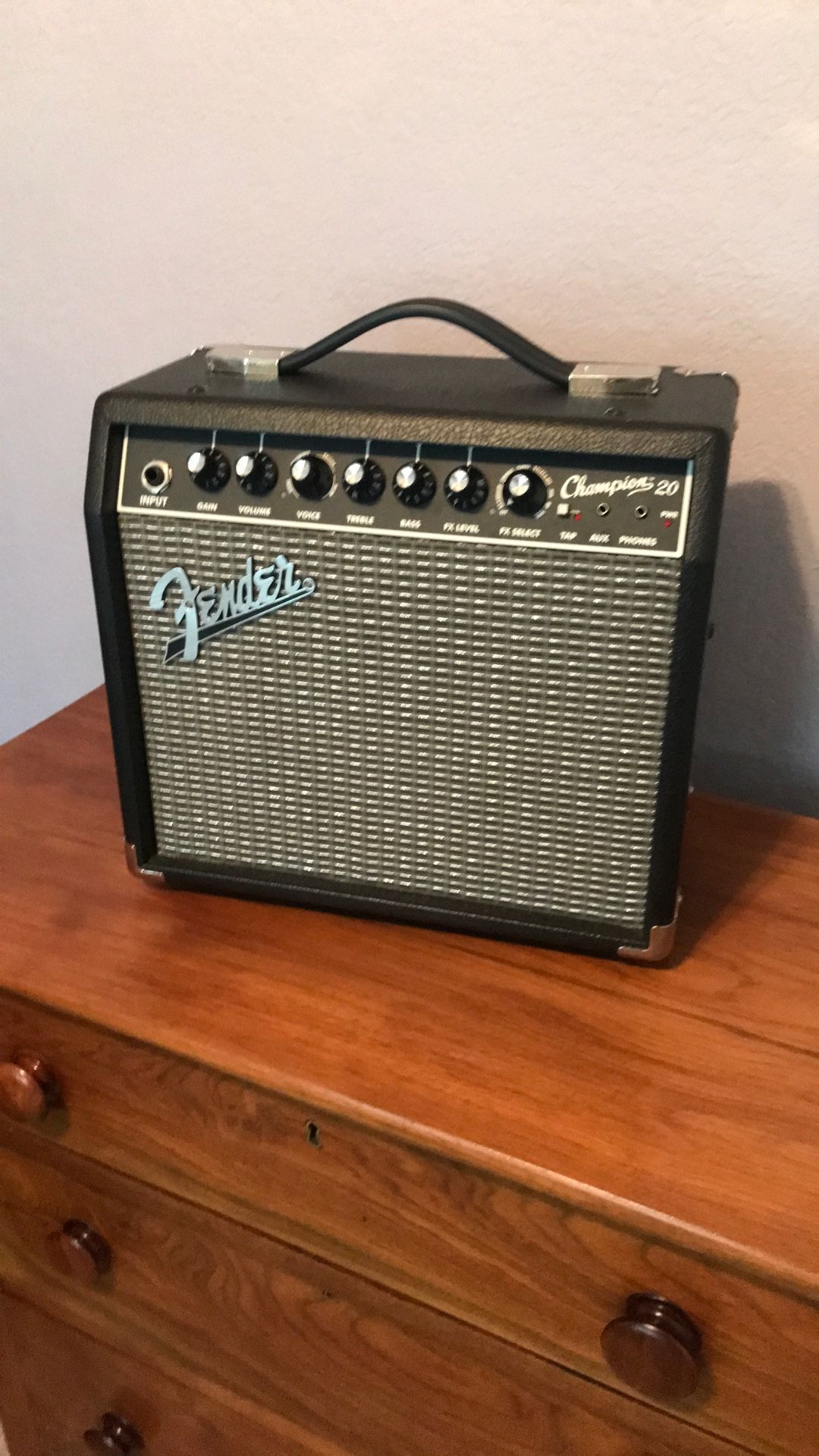Fender champion 20 guitar amplifier