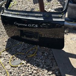 2003-2004 PORSCHE CAYENNE S REAR UPPER TRUNK LID TAILGATE 