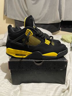 Sz 11.5 Jordan 4s Thunder $90 FIRM NO TRADES