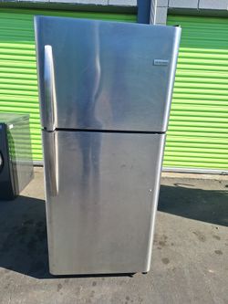 Electrolux Frigidaire Top Freezer Refrigerator