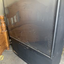 Old style big screen TV works OK