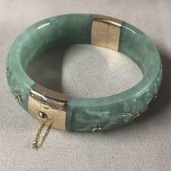 14k Jade Bracelet With Peridot Jewels