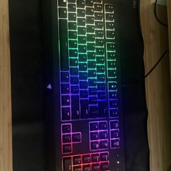 Razer Cynosa Chroma Gaming Full Keyboard w/ Multiple RGB Choices