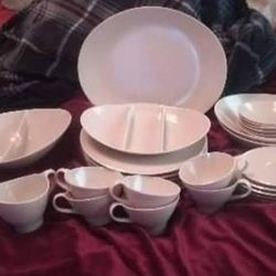 Fostoria Melanine Dish Set