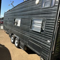 Livin In Rv /Toy Hauler