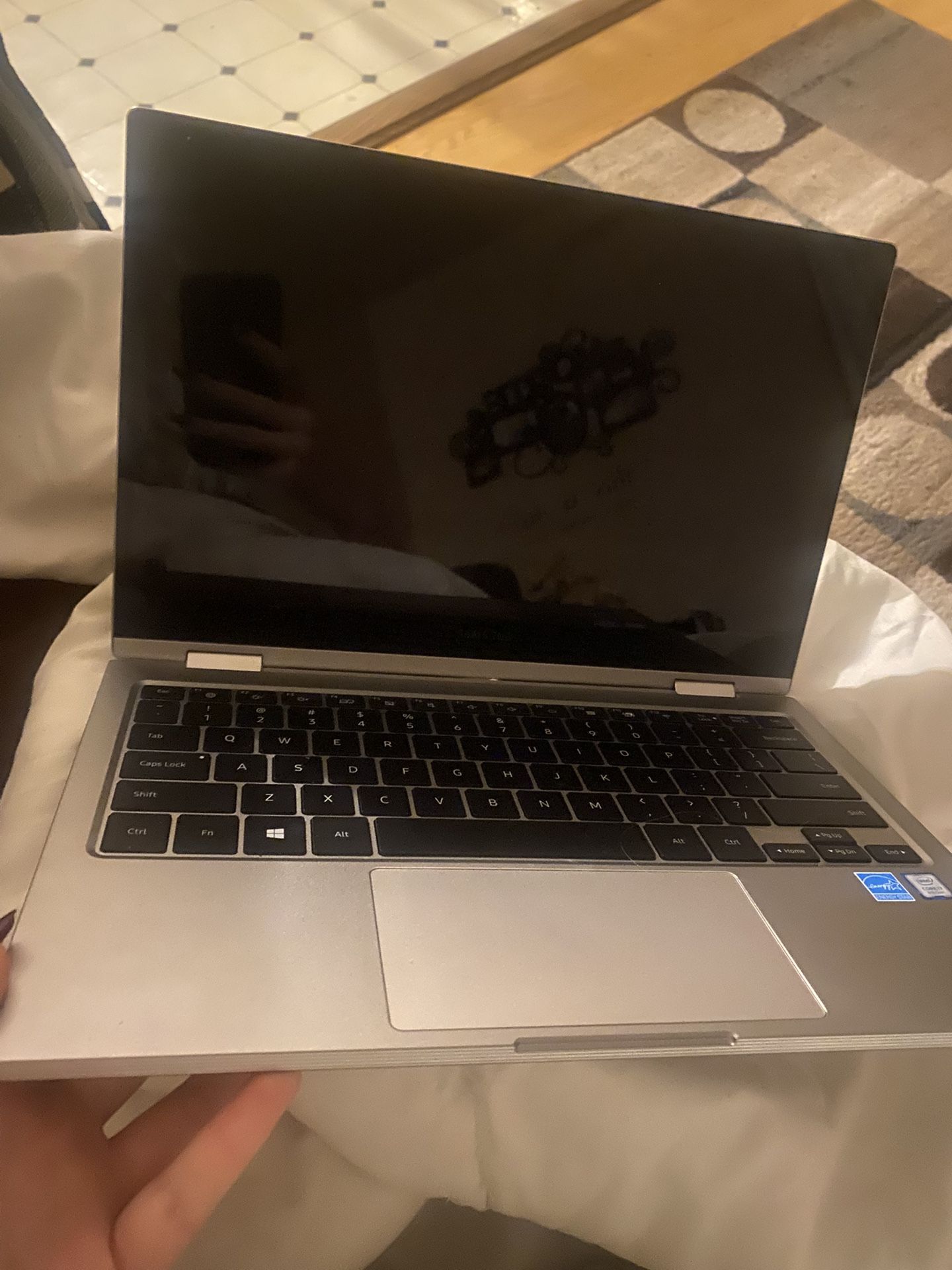 Samsung Computer. Touch Screen. Turns Into iPad