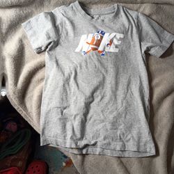 Nike T-shirt Boys Size Small Size 8/10
