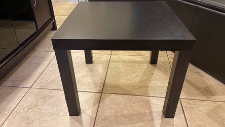 Small side or auxiliary table (Mesa pequeña lateral o auxiliar)