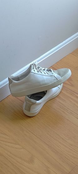 VINCE Women's white  Leather sneakers shoes  size 8M suede accents