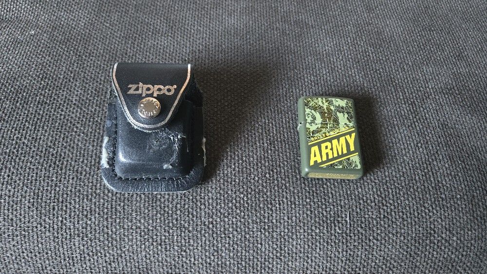 Zipper- US ARMY logo + carrying case