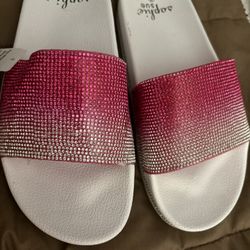 Beautiful Bling Sandals In Pink/Silver Metallic  8.5 SIZE 