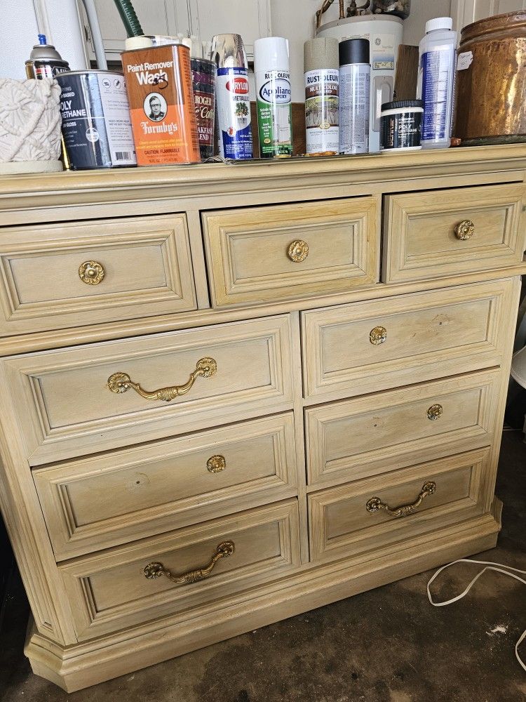 Dresser