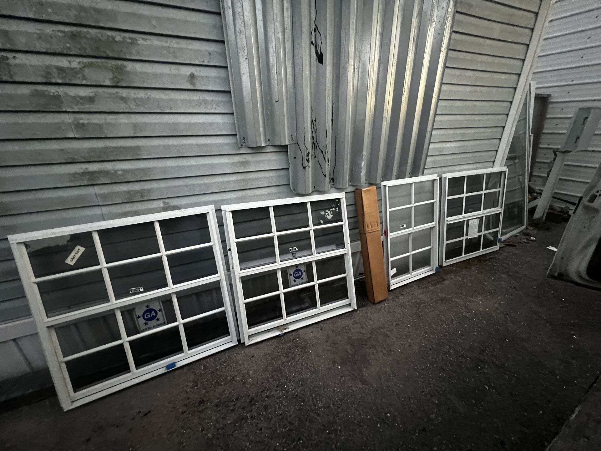 Single Hung Windows (tinted)