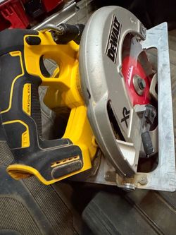 DEWALT 20V MAX XR Brushless Cordless 7-1/4 in. Circular Saw, Tool Only