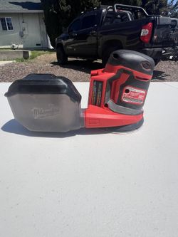 Milwaukee sander-Tool Only