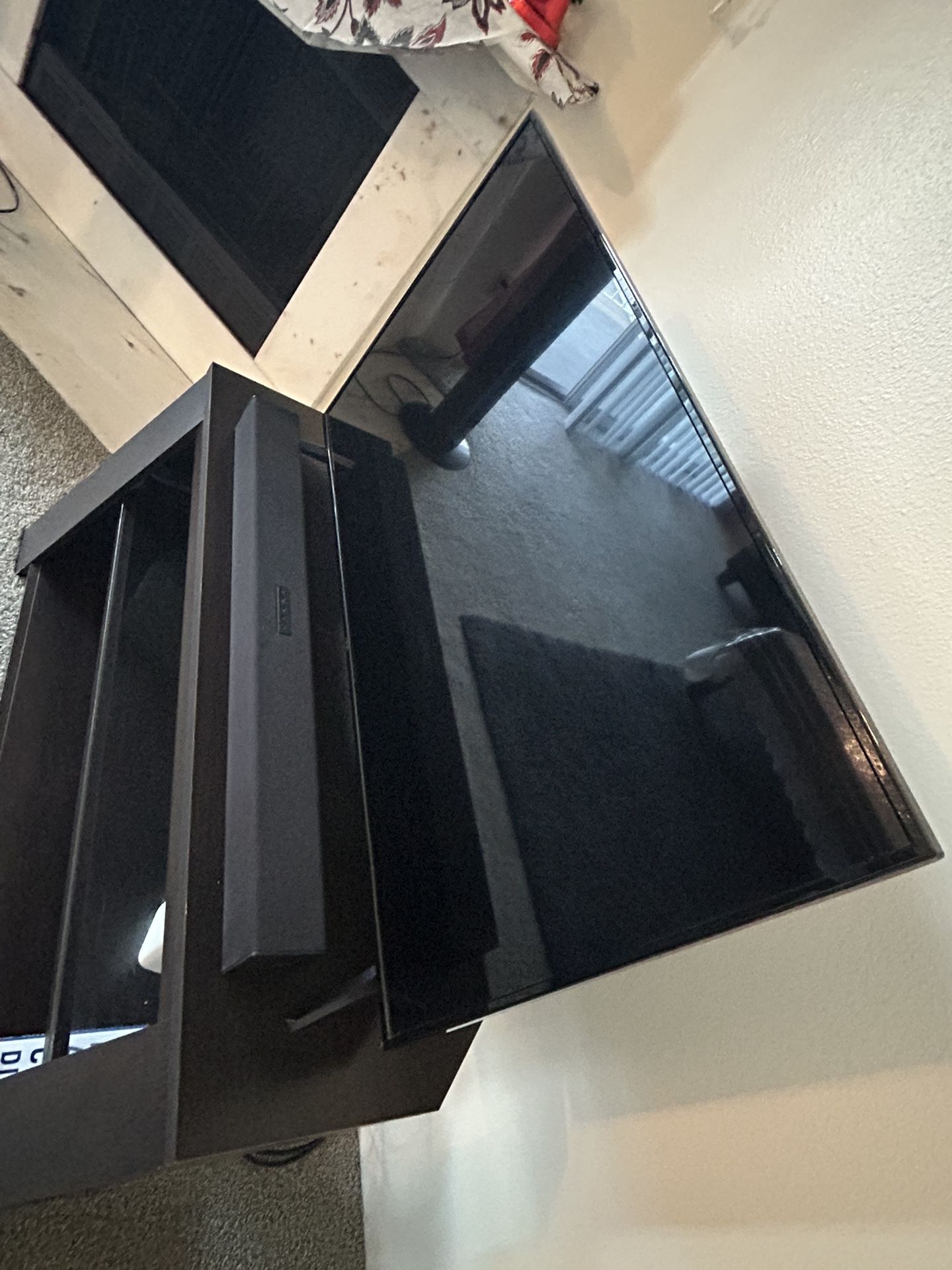 ONN- 43” TV