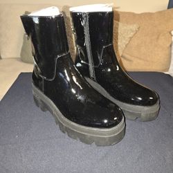 Jessica Simpson
Ulalie Patent Faux Leather Lugged Booties