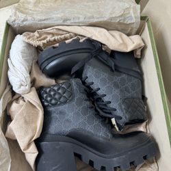 Women’s Gucci Heel Boots 