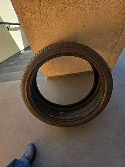 Tire 235/35/19