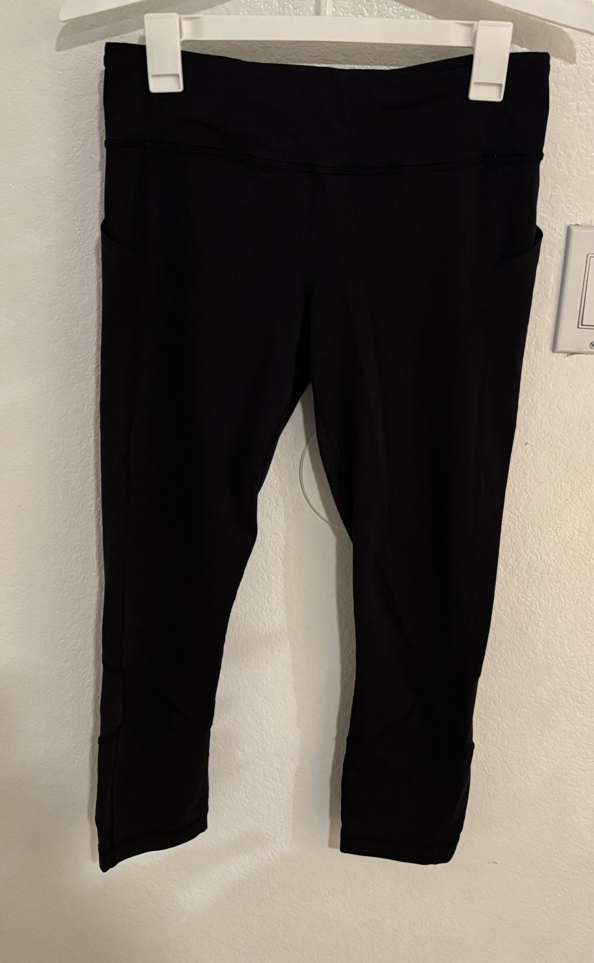 Black Lululemon crops