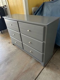 Dresser In Good Condition
