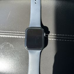 New SE 44mm Apple Watch 