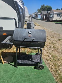 Char-Griller Charcoal Barrel Grill