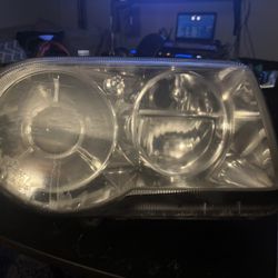 05-2010 Chrysler 300c Stock Headlights And Taillights 