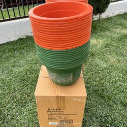 Garden pots. For  Plants  2 Colors Available Just 1 Dólar  New  