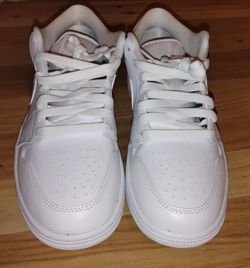 WOMENS JORDANS