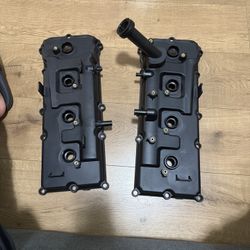 Left & Right Engine Valve Covers for Nissan NV2500 Armada, Titan, Pathfinder