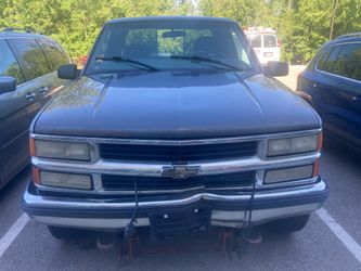 2000 Chevy K2500 HD $1500 OBO