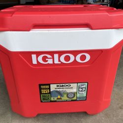 IGLOO Roller Cooler 60 Quarts Like New