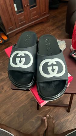 Mens. Size 8.5 BLACK GUCCI. SLIDES