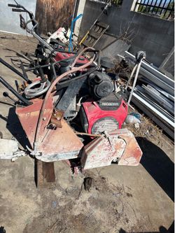 Walk behind concrete saw with Honda engine
