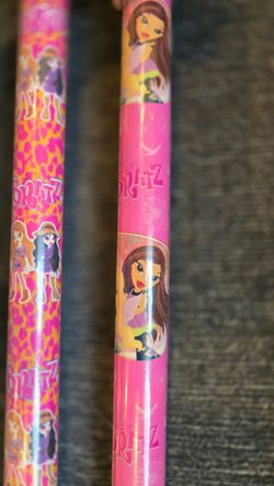 vintage Y2K Bratz wrapping paper