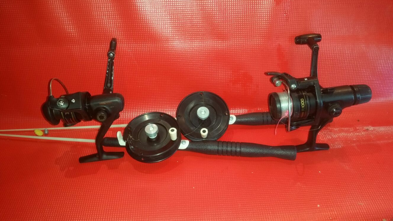 2 ice fishing reels / 2 open reels