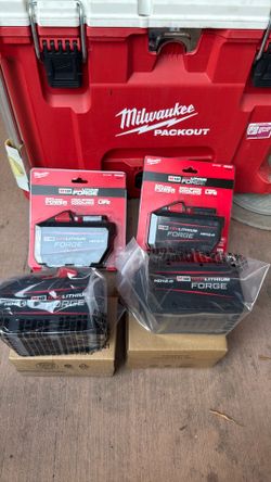 Milwaukee m18 RED LITHIUM FORGE HD 12.0 ah (NEW)