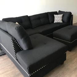 New Black Nailhead Sectional Couch ! Free Delivery 🚚 ! Financing Available  !