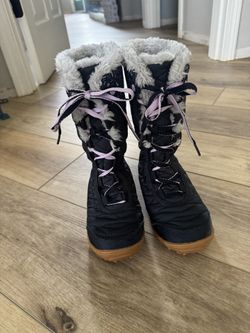 Columbia Girls Minx Mid III Snow Boot- like New!  