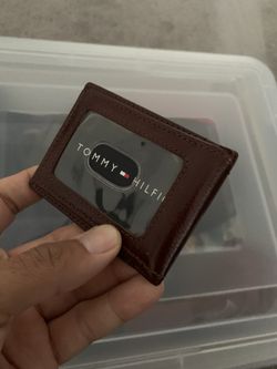 Tommy card holder