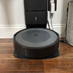 Roomba i3+