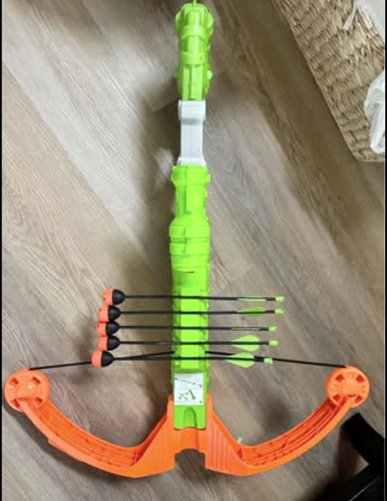 NERF Zombie Strike DREADBOLT Crossbow w/ 5 Arrows
