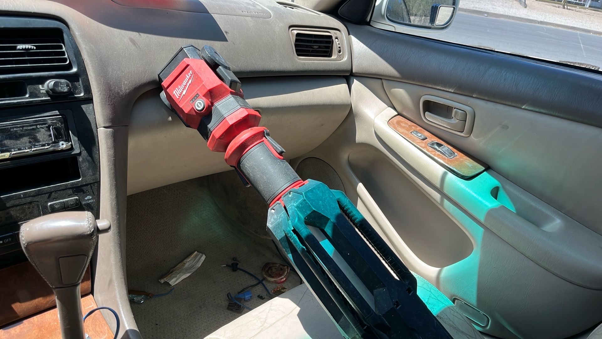 Milwaukee M12 Rocket Light